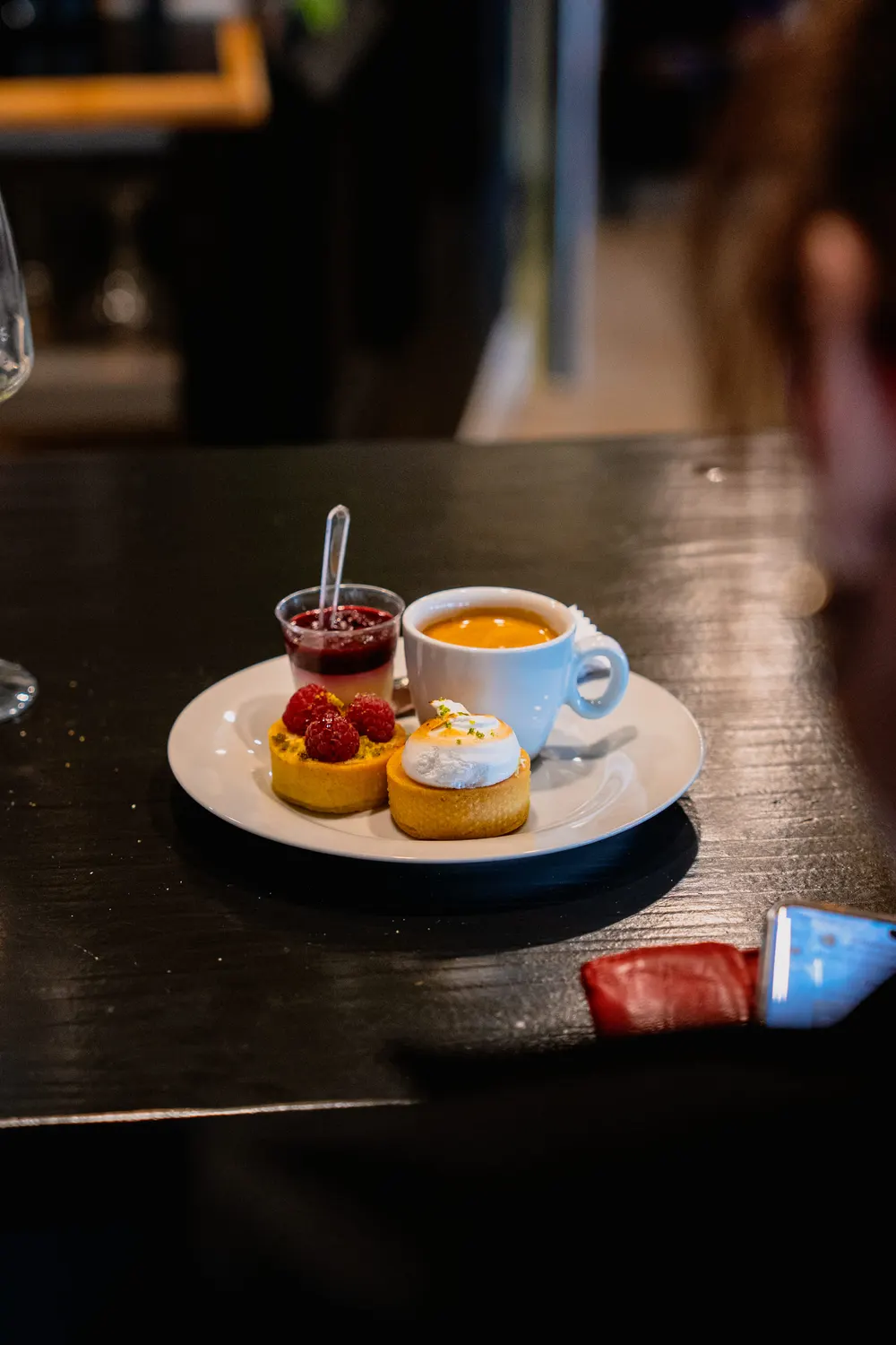 Café gourmand et ses mignardises